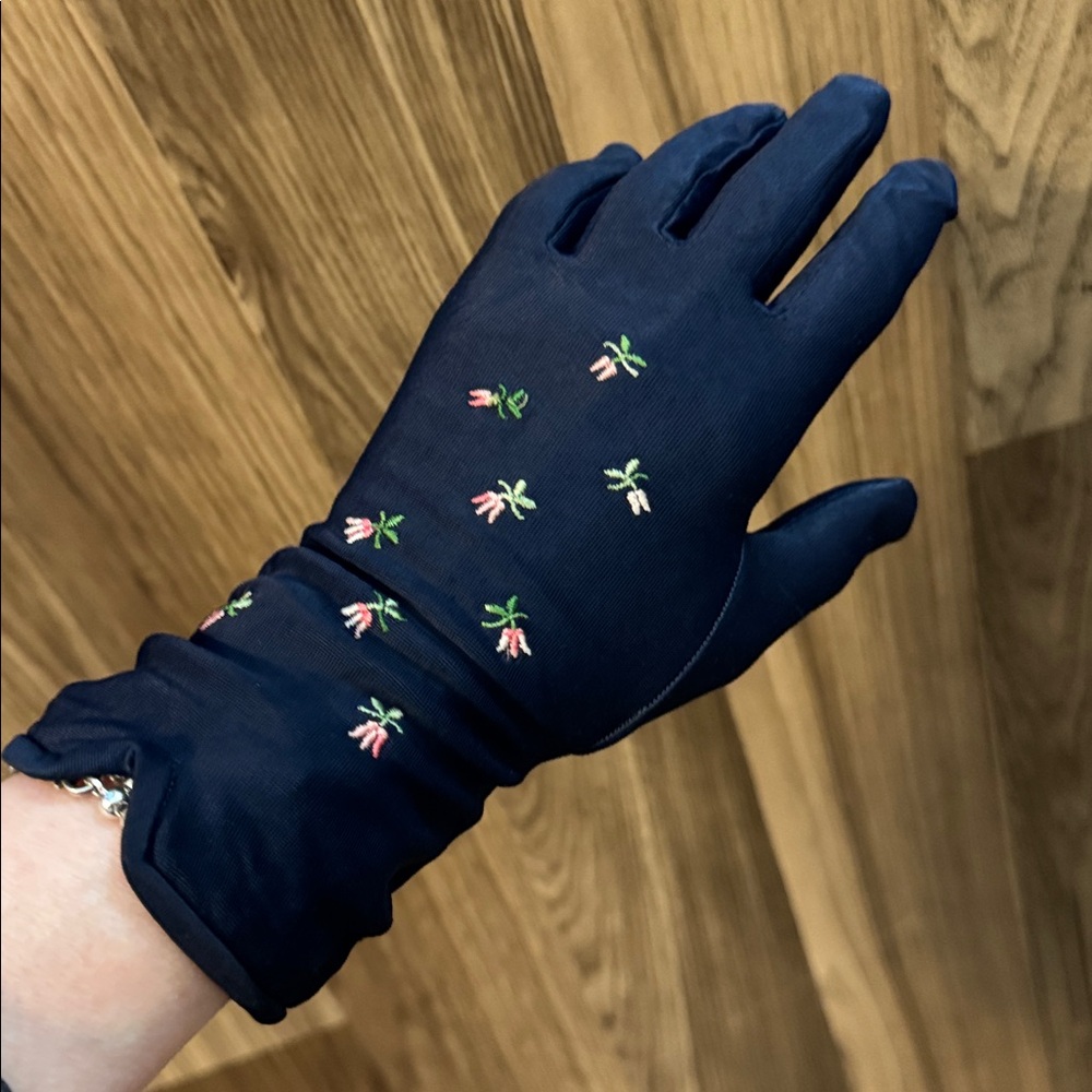 Van Raalte Vintage Navy Embroidered Pink Green Floral Wrist Gloves 6 1/2 USA